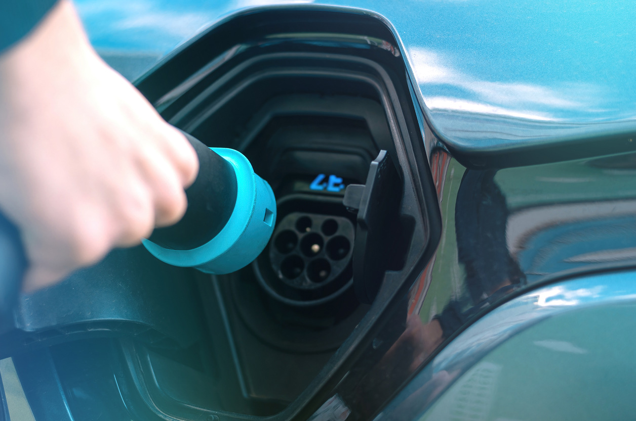 Real-world applications and benefits of AI-driven maintenance