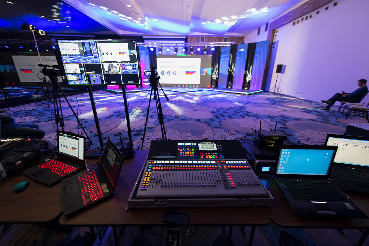 Edge AI on the Frontline: FPGA and ASIC for Live Streaming Transcoding & Analytics