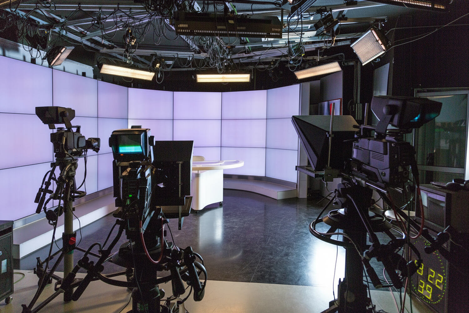 Hybrid all-hands case