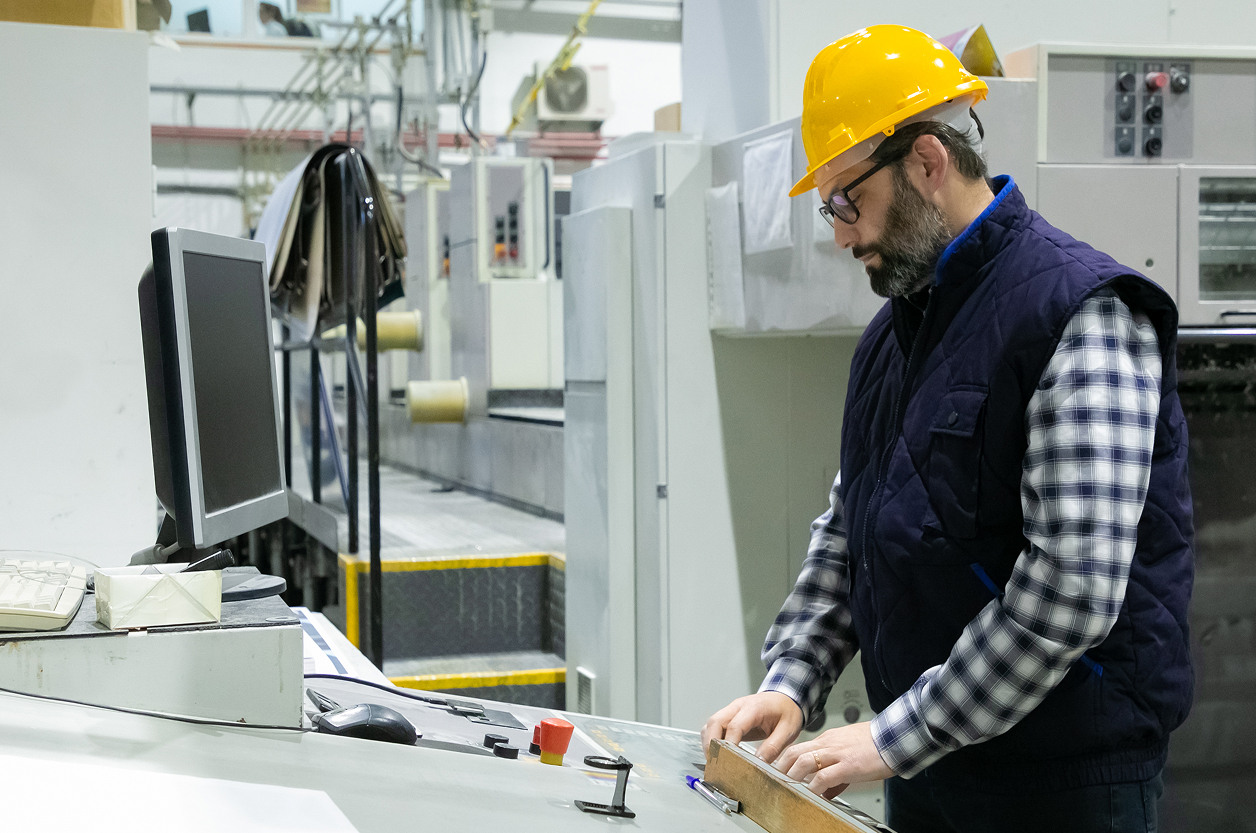 Designing CNC-Milled Enclosures for Electronics: Benefits, Challenges, and Best Practices