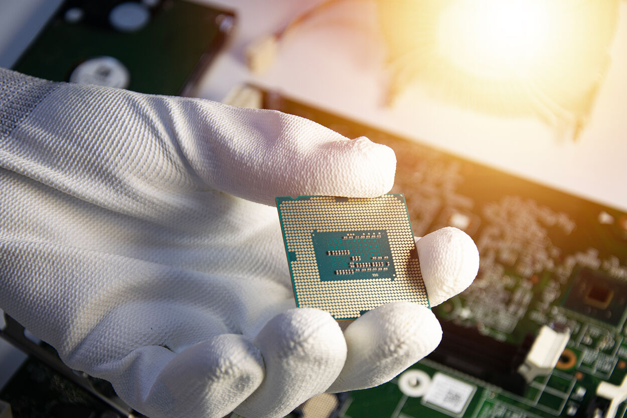 Programmable Photonic Links in Embedded Systems